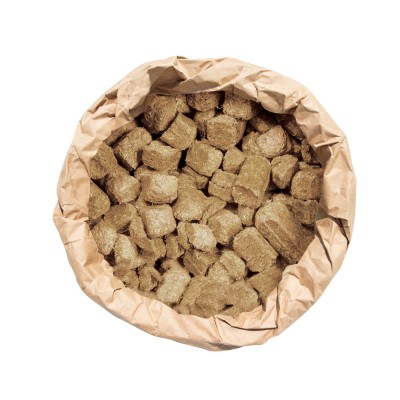 Paglia di cereali in wafer 3x3cm, ideale stimolo per animali ruminanti, wafer di paglia a fibra corta 50%, sacco 18kg